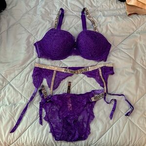 Bombshell Bright Violet NWT Full Set (Bra, Panty, Garter Belt) 38C / L